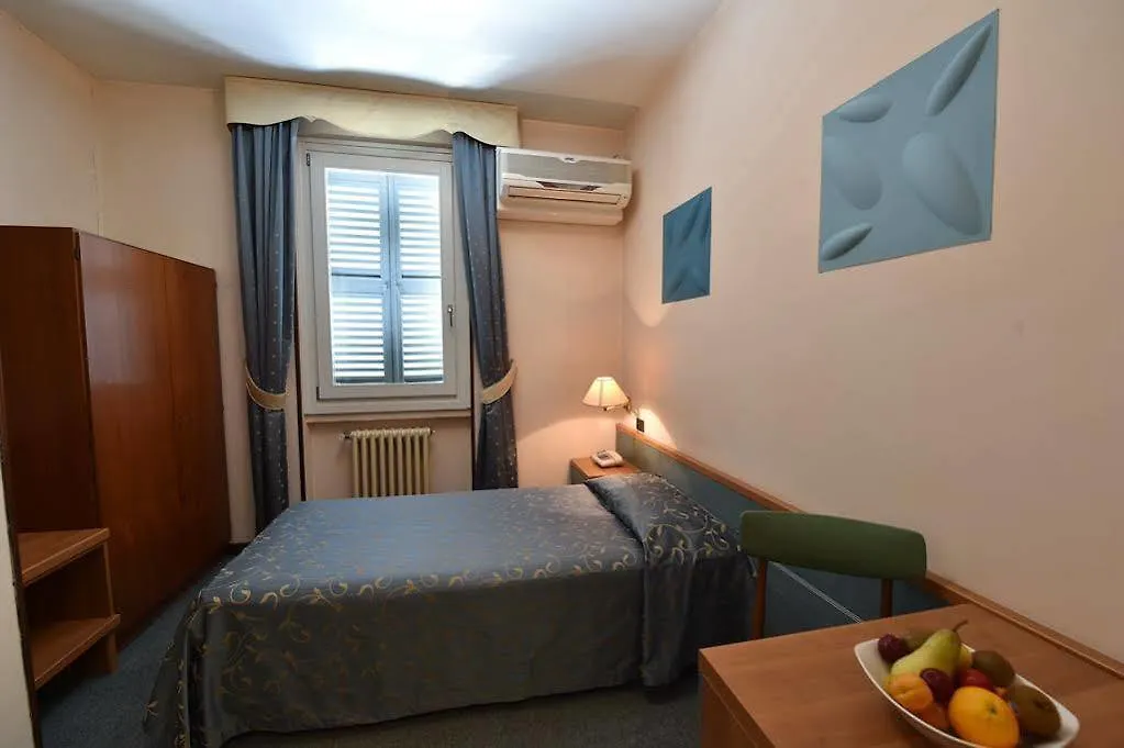 Ambra Hotel Iseo 3*,  Italia
